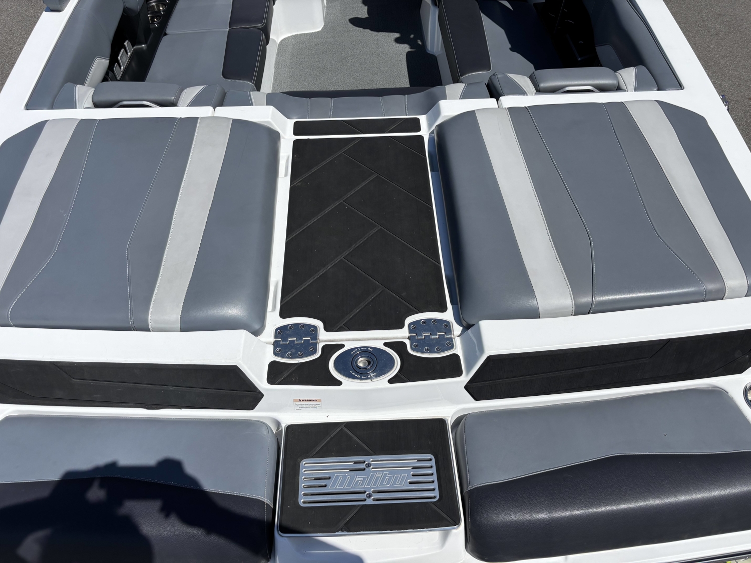 2024 Malibu 22 LSV