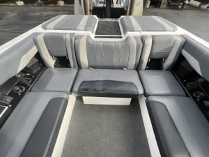2024 Malibu 22 LSV Icon
