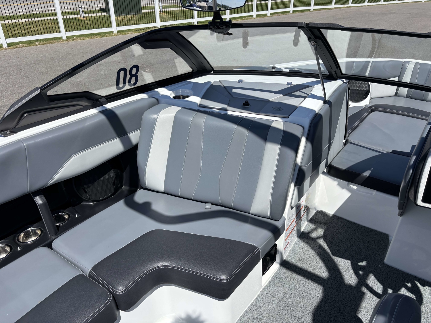 2024 Malibu 22 LSV