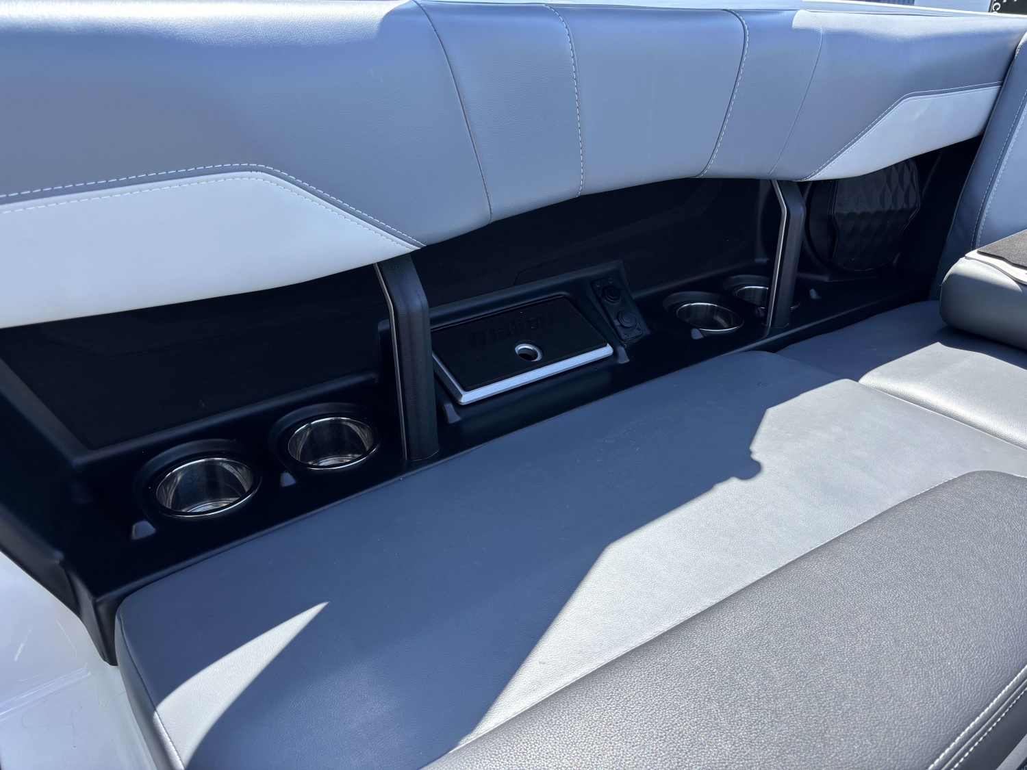 2024 Malibu 22 LSV