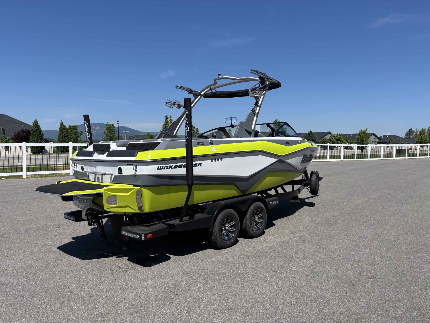 2024 Malibu 22 LSV
