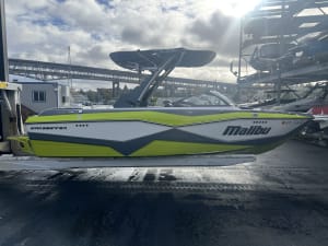 2024 Malibu 22 LSV Icon