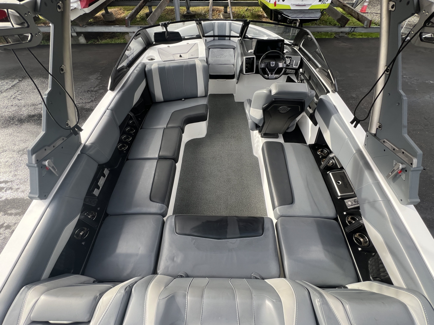 2024 Malibu 22 LSV