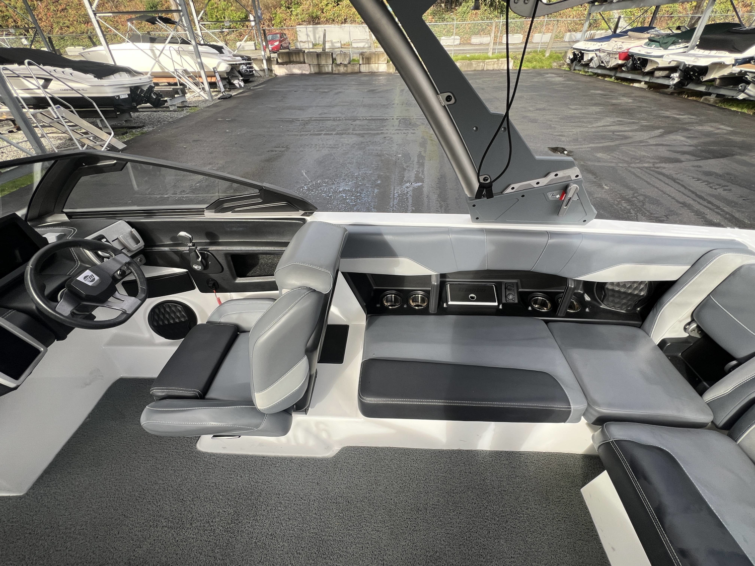 2024 Malibu 22 LSV
