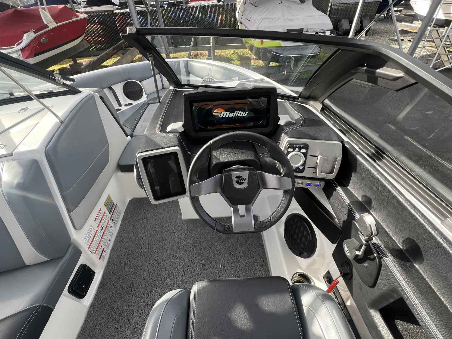 2024 Malibu 22 LSV