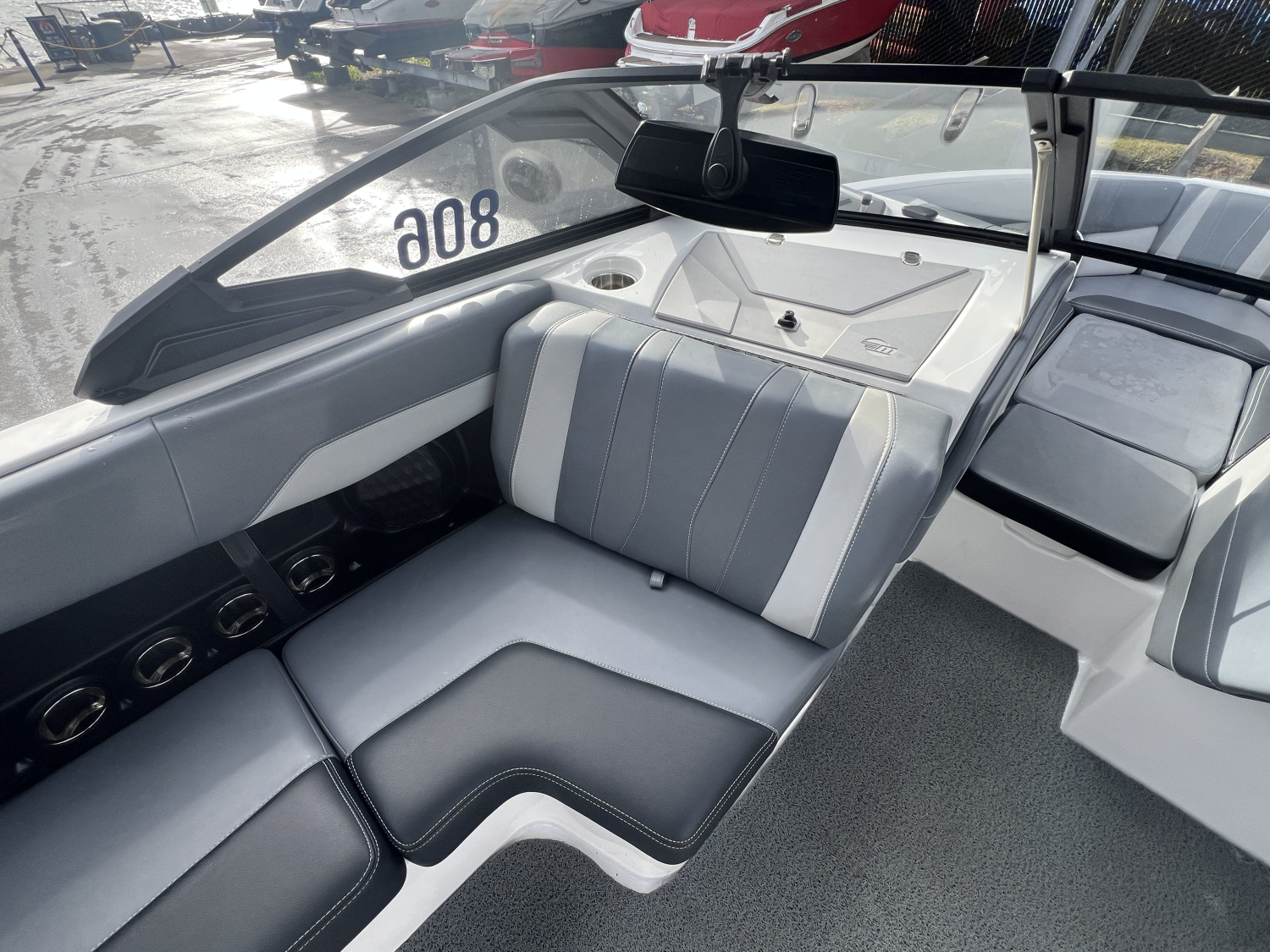 2024 Malibu 22 LSV