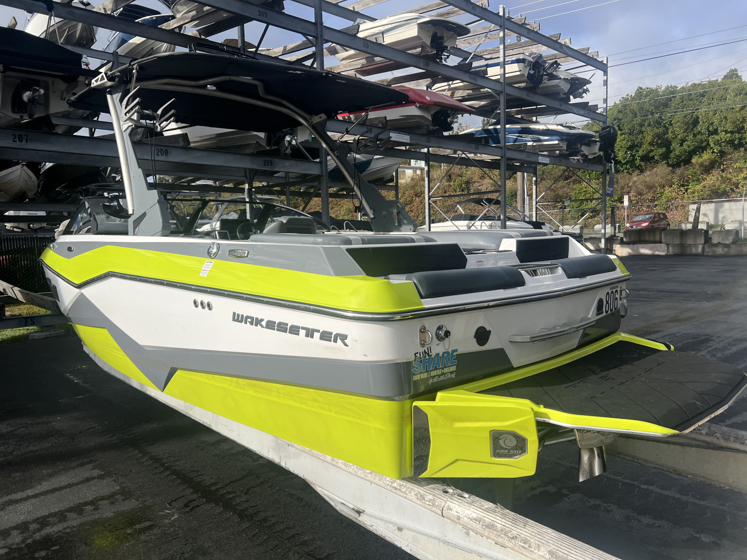 2024 Malibu 22 LSV