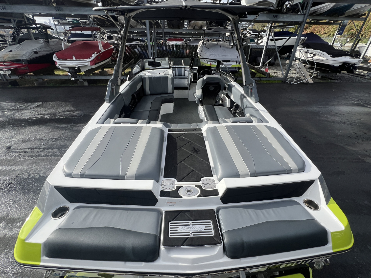 2024 Malibu 22 LSV