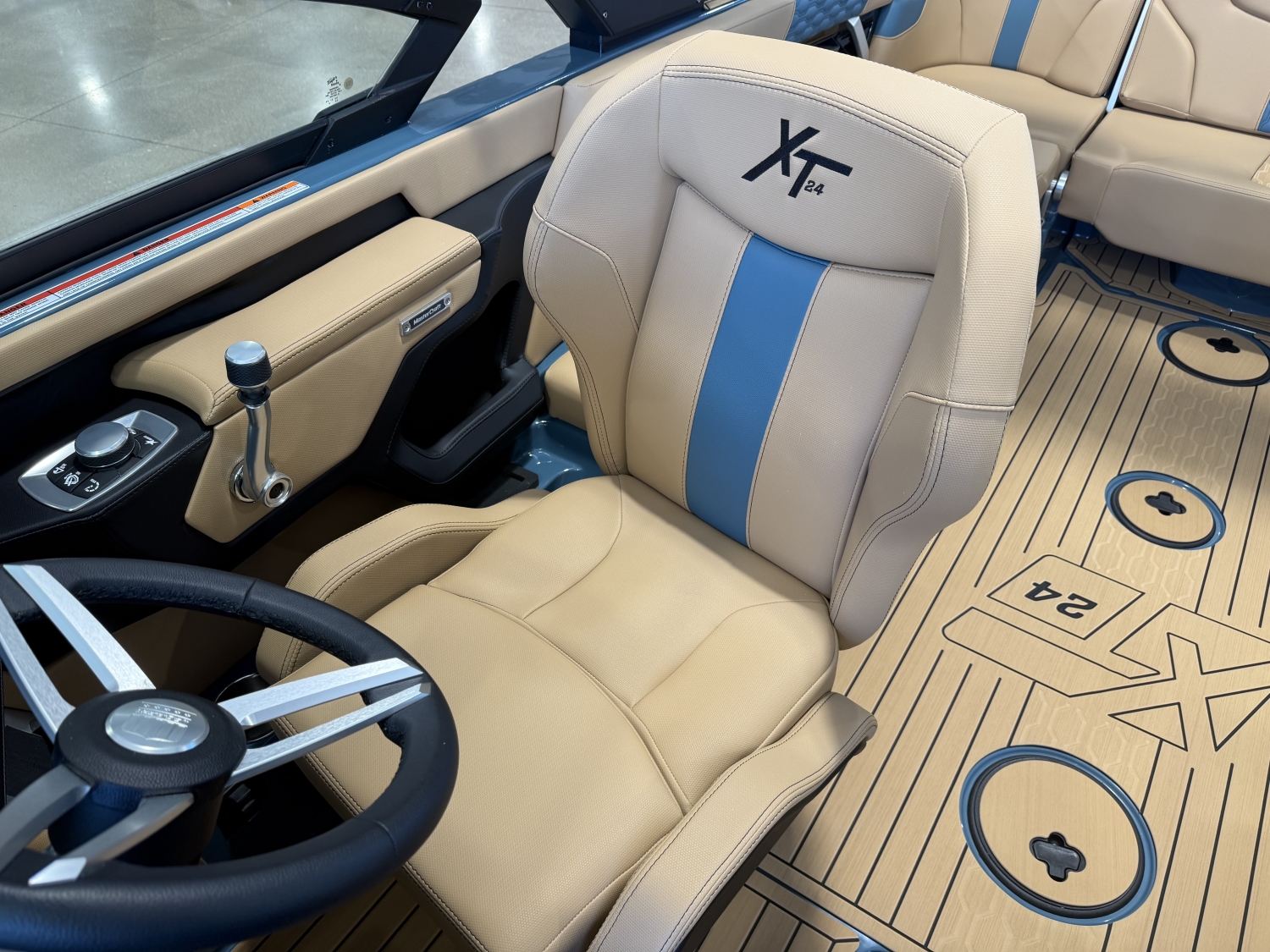 2026 MasterCraft XT24