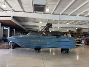 2026-mastercraft-xt24-130870-image1