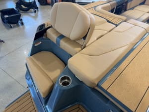2026-mastercraft-xt24-130870-image8