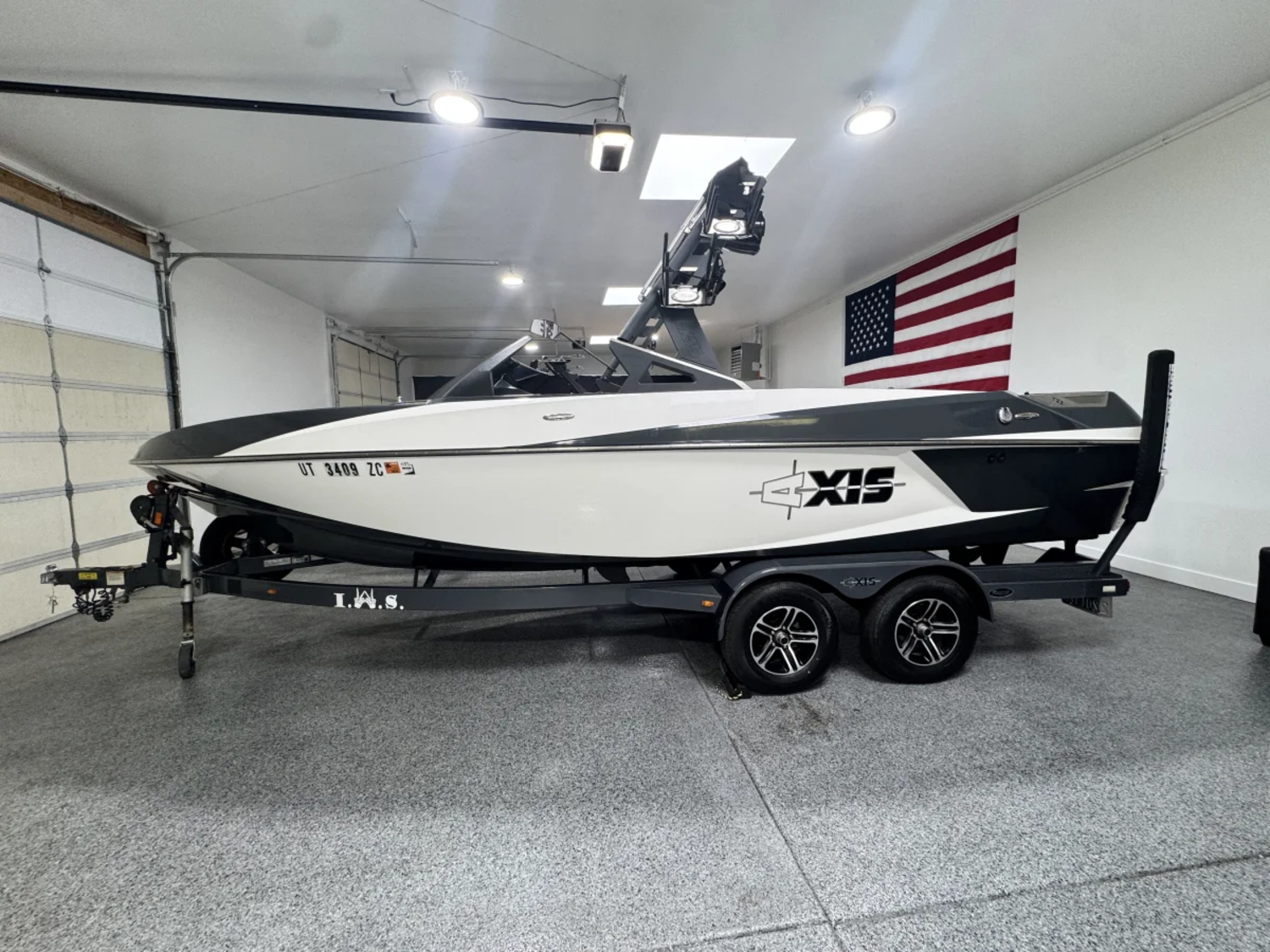 2015 Axis T22 Surf Gate Auto-Set Wedge Well equipped