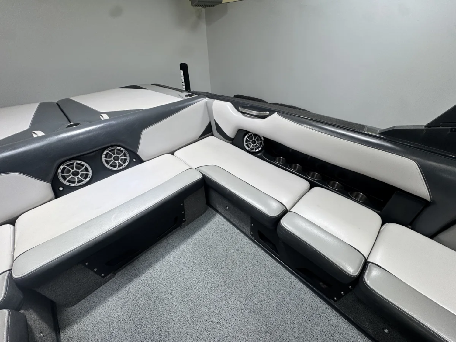 2015 Axis T22 Surf Gate Auto-Set Wedge Well equipped