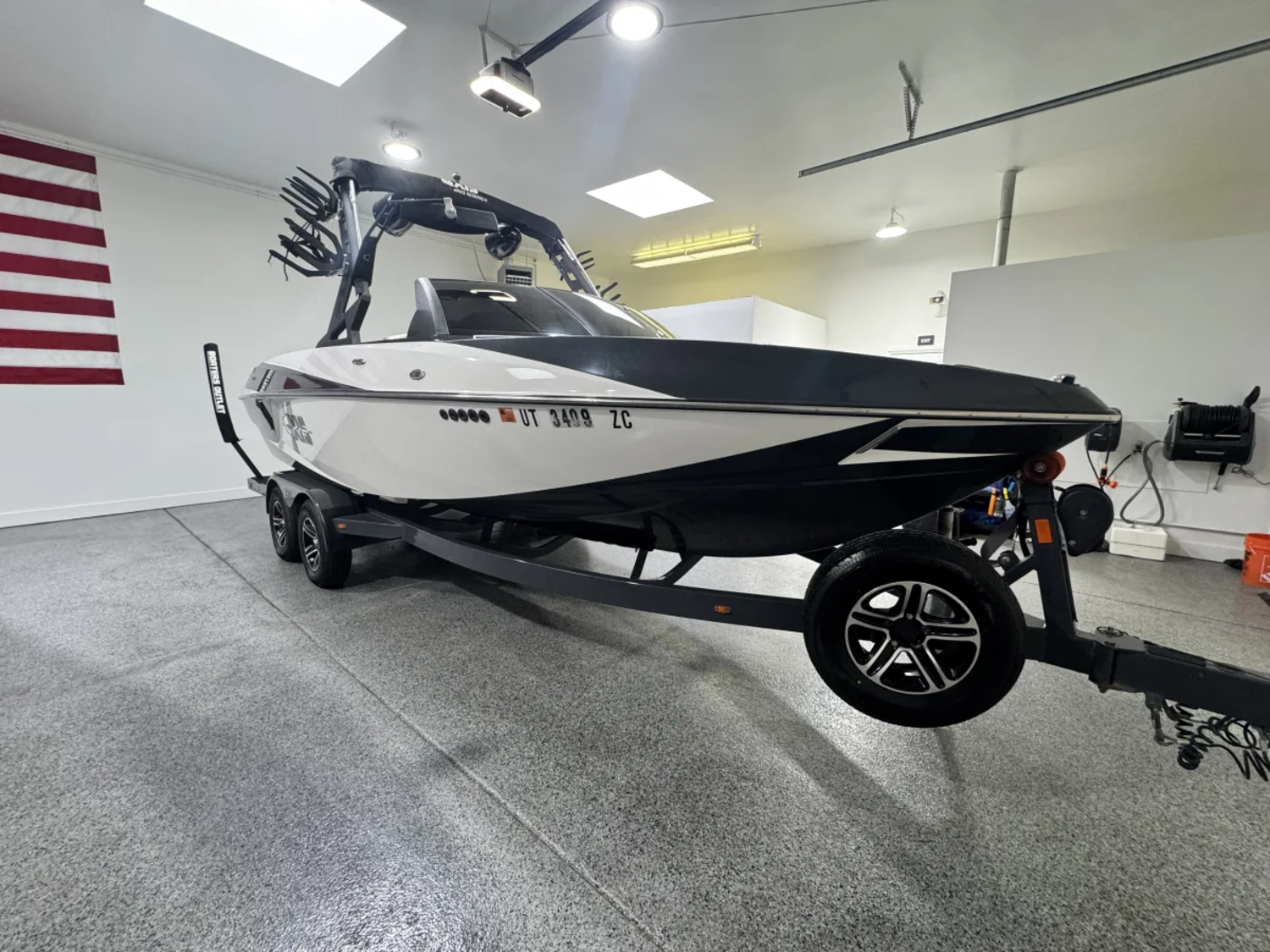 2015 Axis T22 Surf Gate Auto-Set Wedge Well equipped