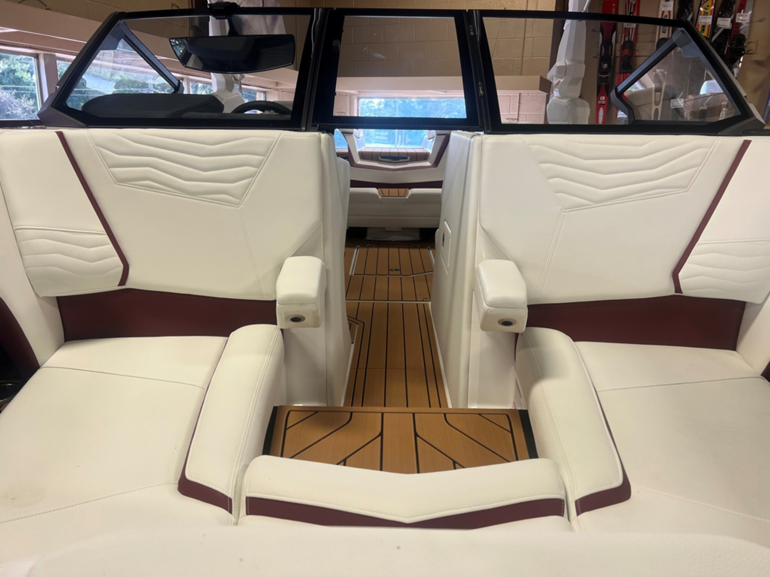 2026 Nautique G21
