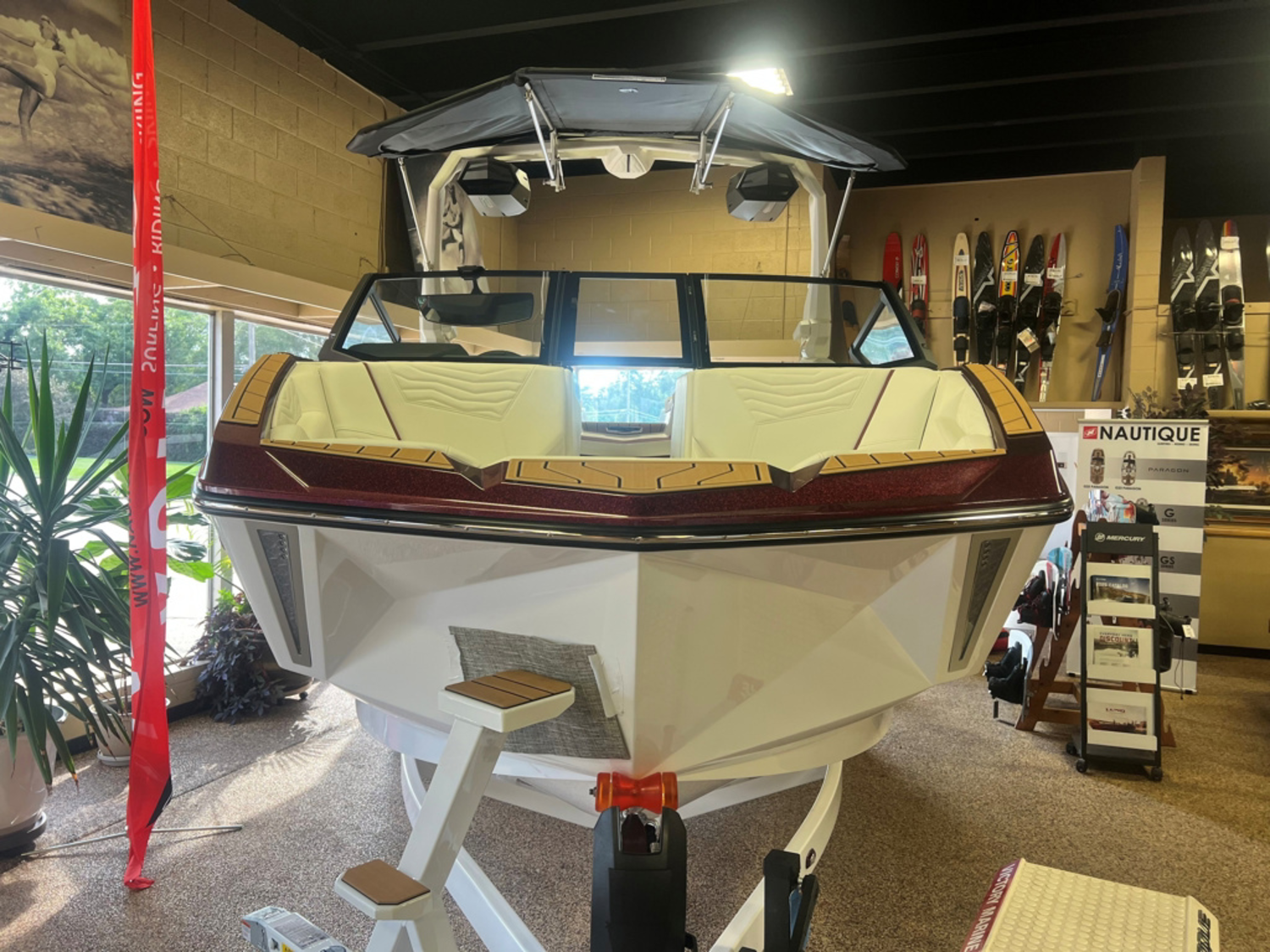 2026 Nautique G21