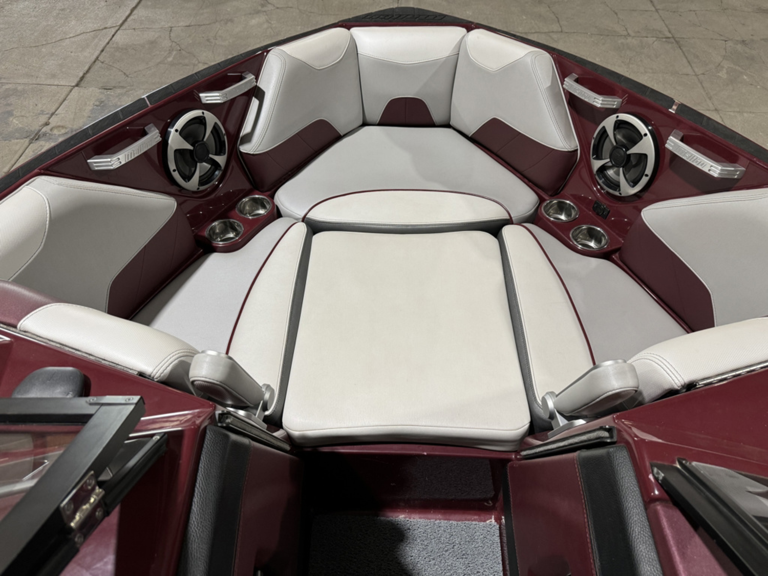 2018 Malibu Boats Wakesetter