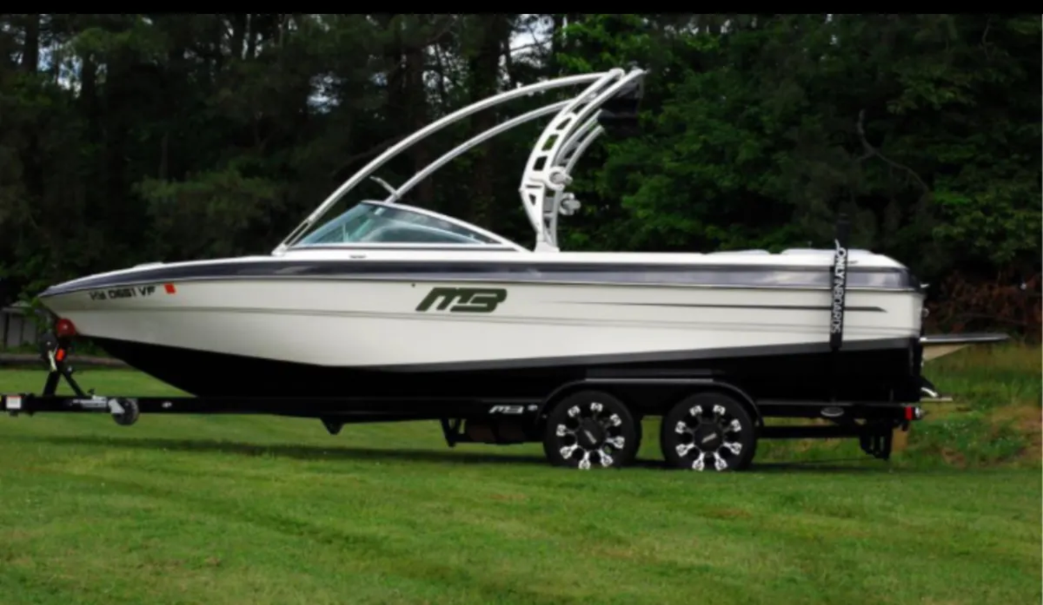 2011 MB Sports Boats B52 23