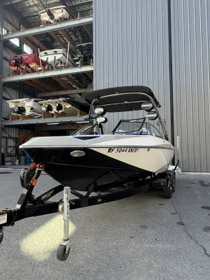 2013 Malibu Boats Wakesetter 23 LSV for sale in Truckee, California