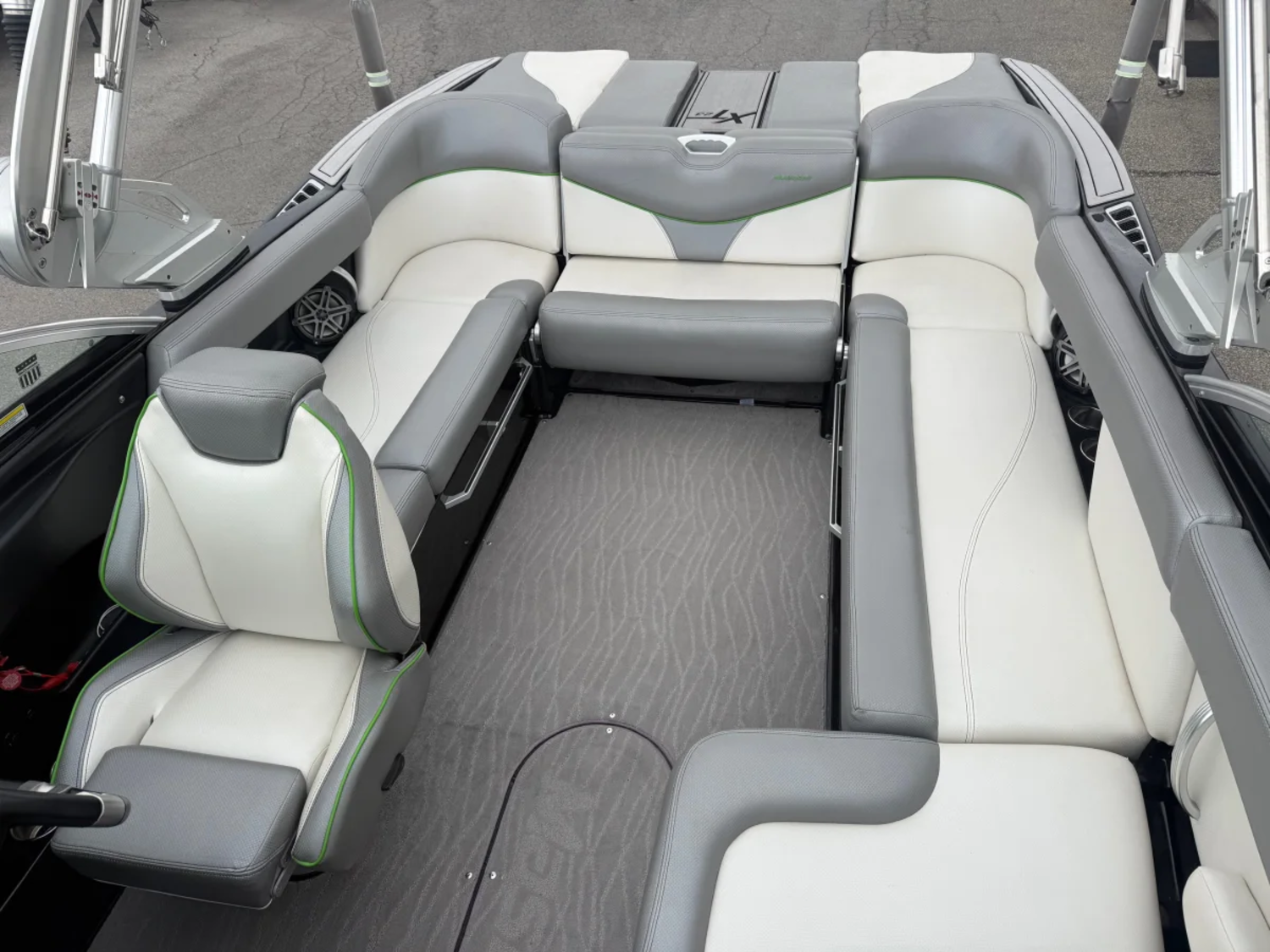 2017 23 MasterCraft XT23 Bowrider