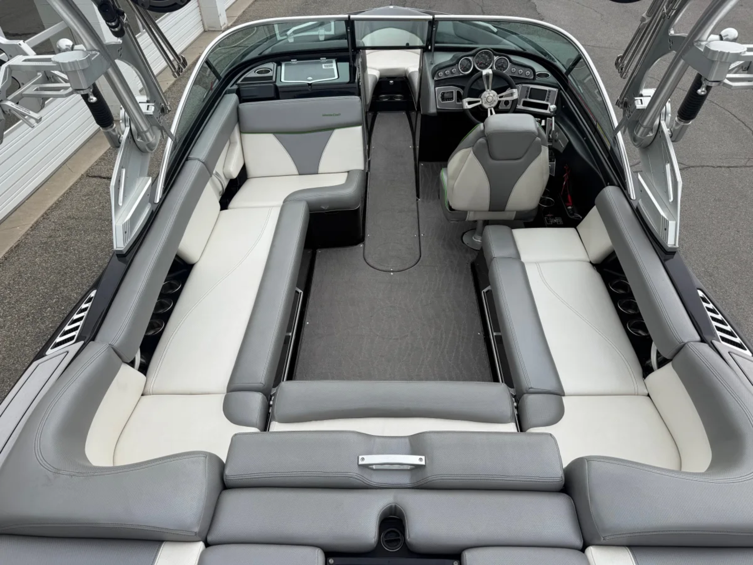 2017 23 MasterCraft XT23 Bowrider