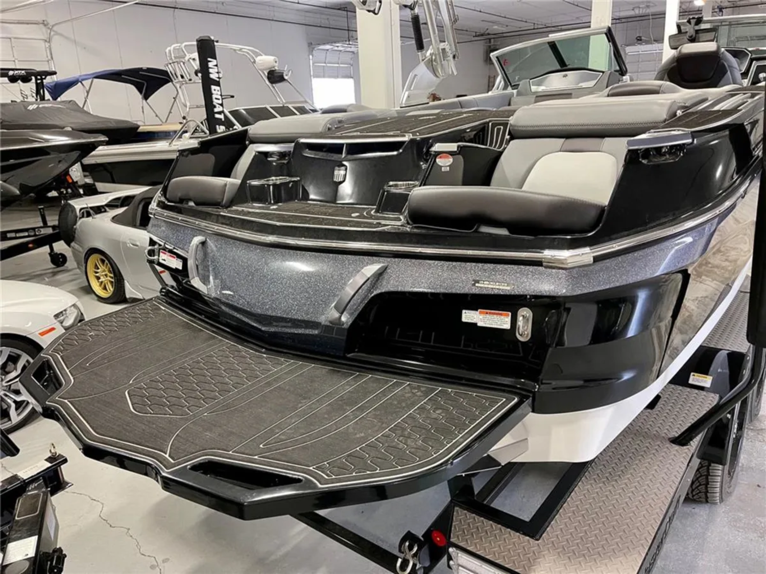 2019 MasterCraft X22 - Fully Loaded Custom Spec - Freshwater Only - High-End JL Audio - 6.2L GDI