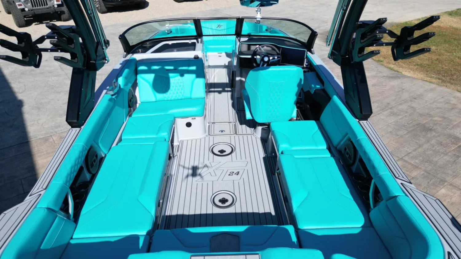 2025 Mastercraft XT24