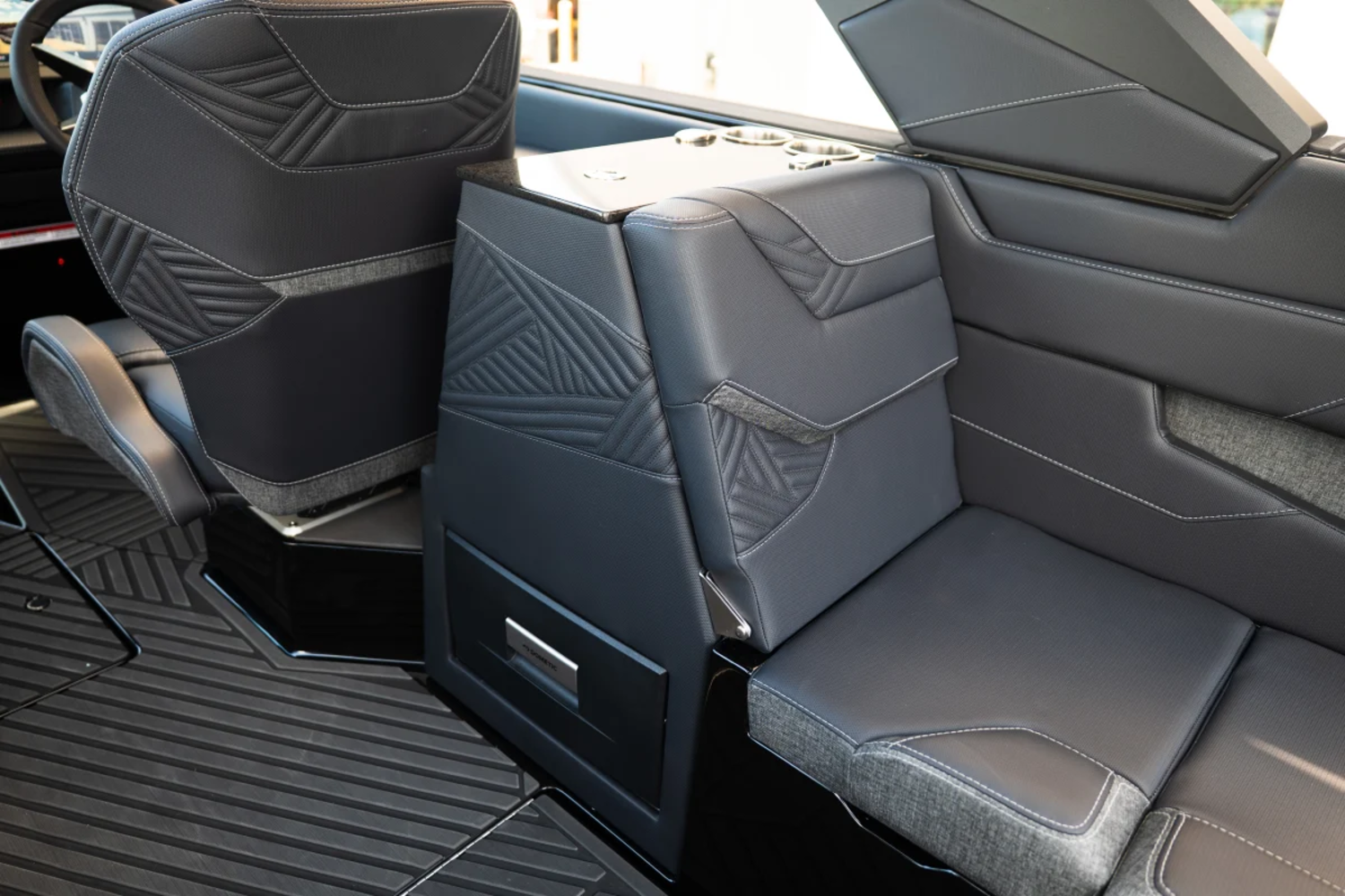 2026 MasterCraft XSTAR-25 BLACK MICA FLAKE ALL OPTIONS 