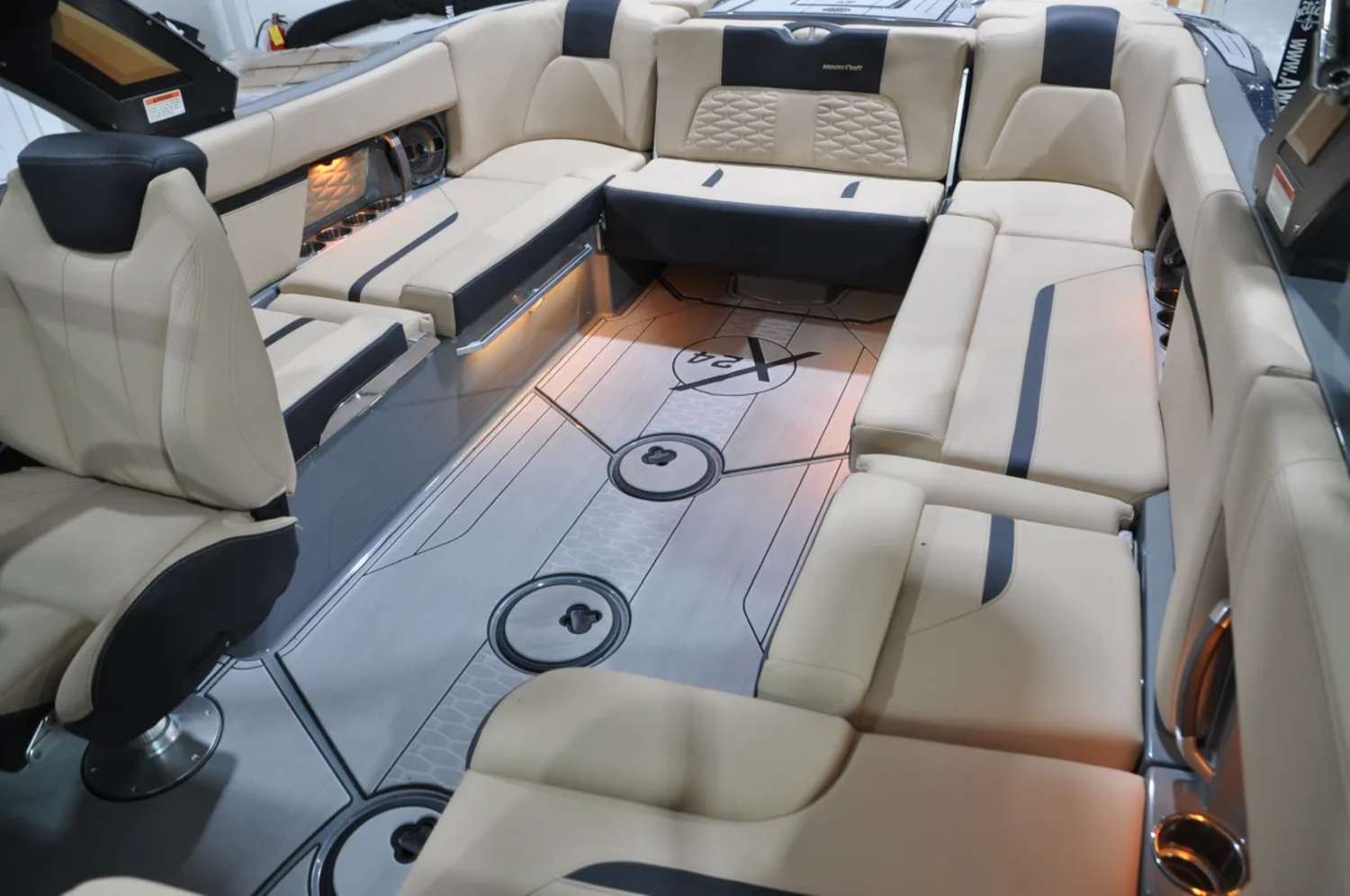 2022 MasterCraft X24
