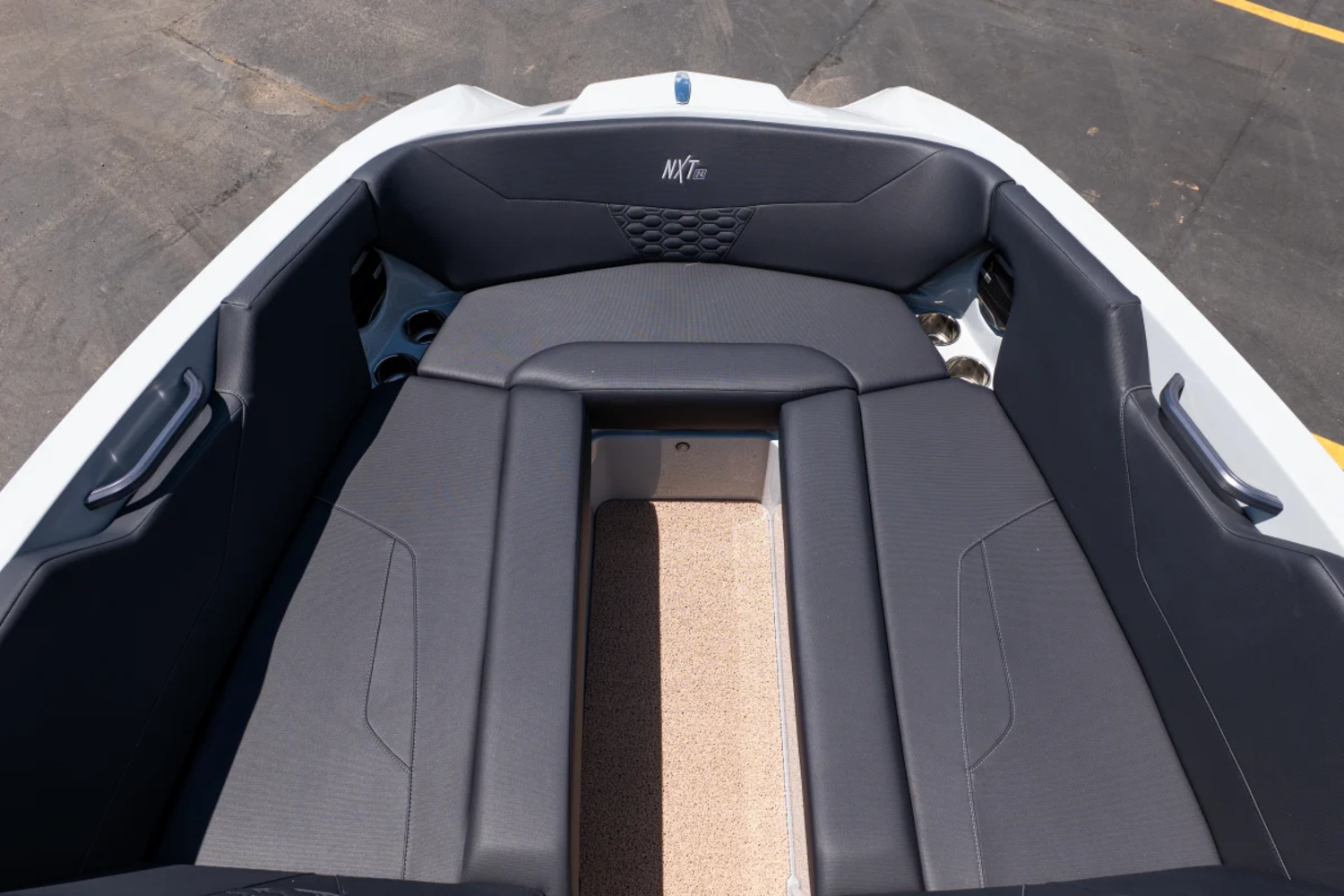 2026 MASTERCRAFT NXT24 STEALTH GREY & JET BLACK 