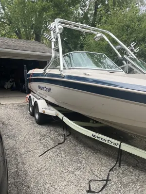 1999 Mastercraft Boats Maristar 230 for sale in Grayslake, Illinois