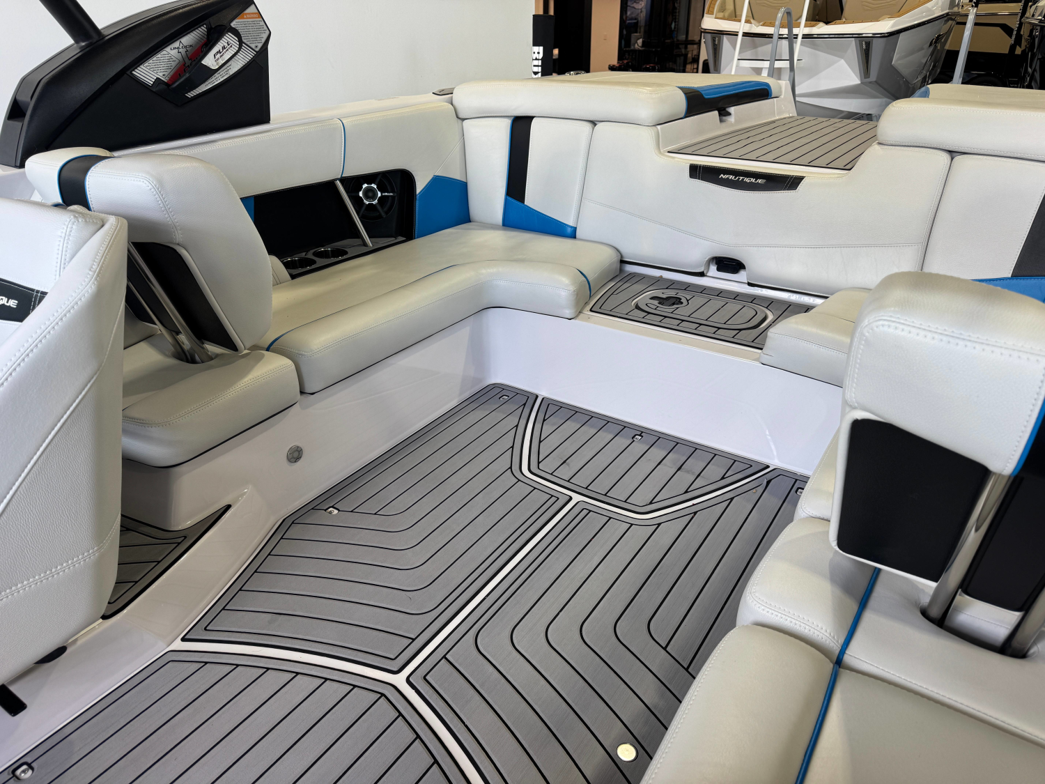 2014 Nautique Super Air Nautique 230
