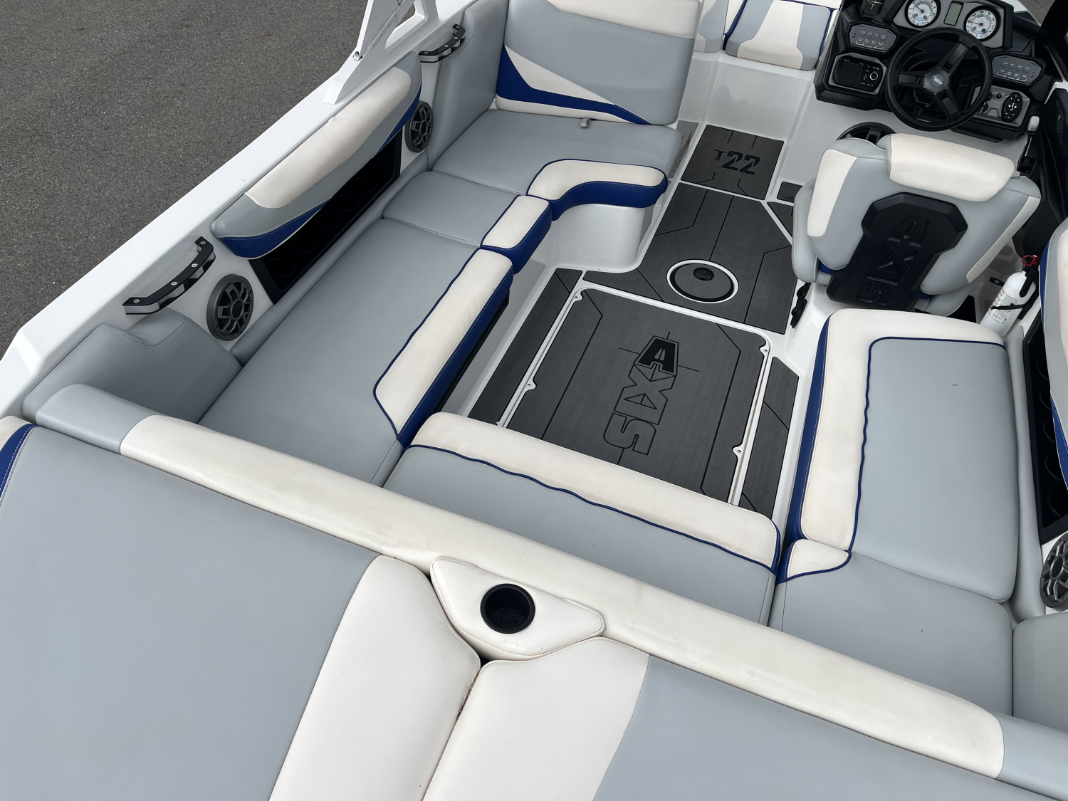 2019 Axis T22