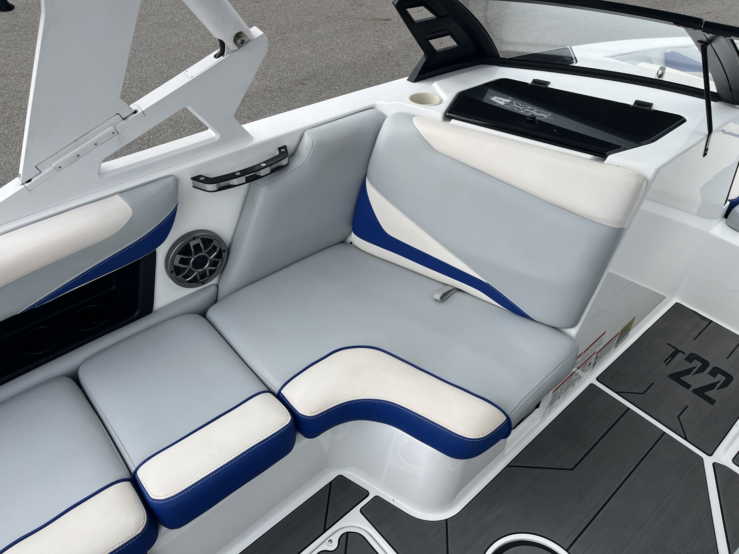 2019 Axis T22