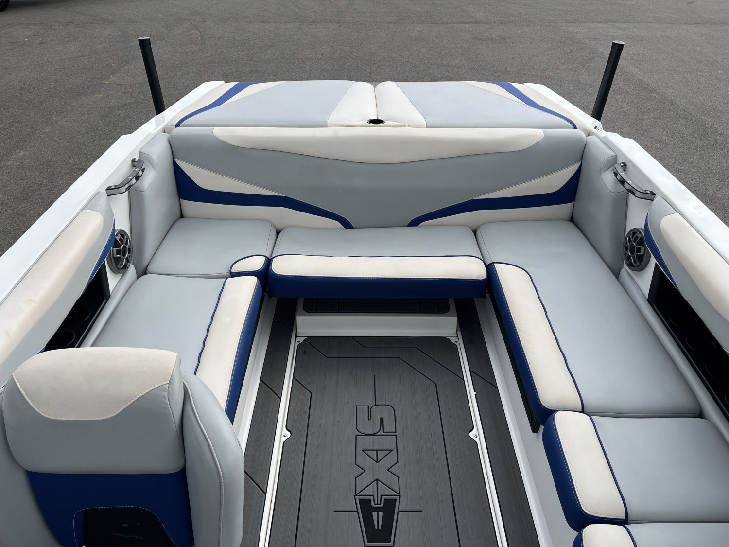 2019 Axis T22