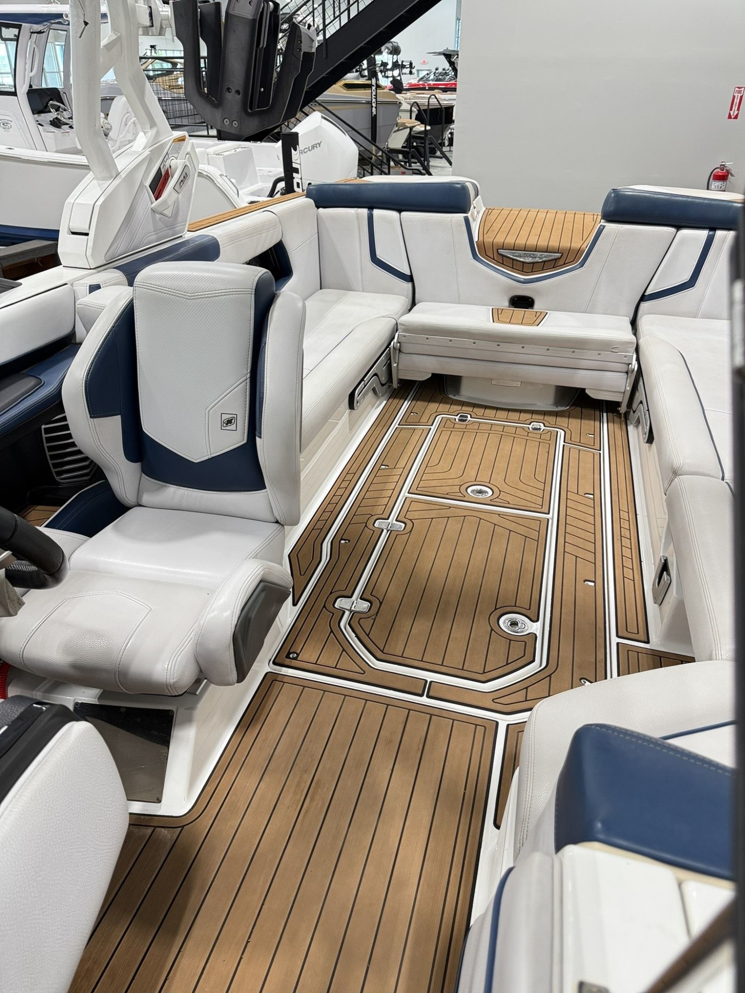 2018 Nautique G25