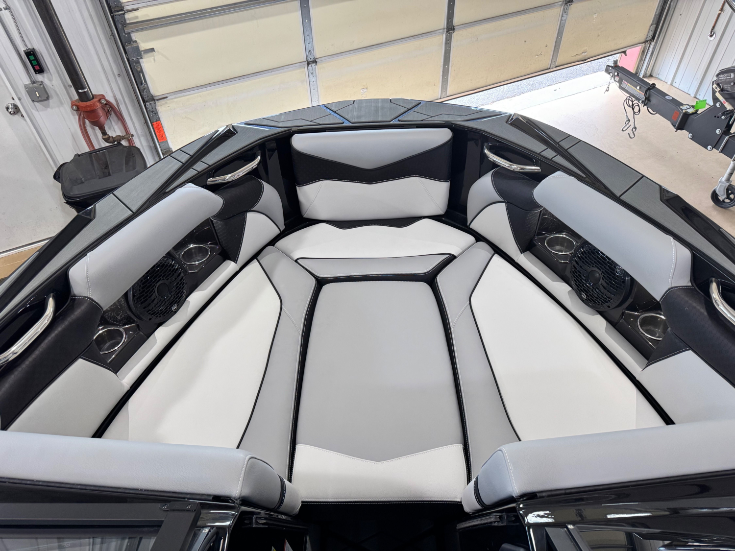 2026 Supreme S220