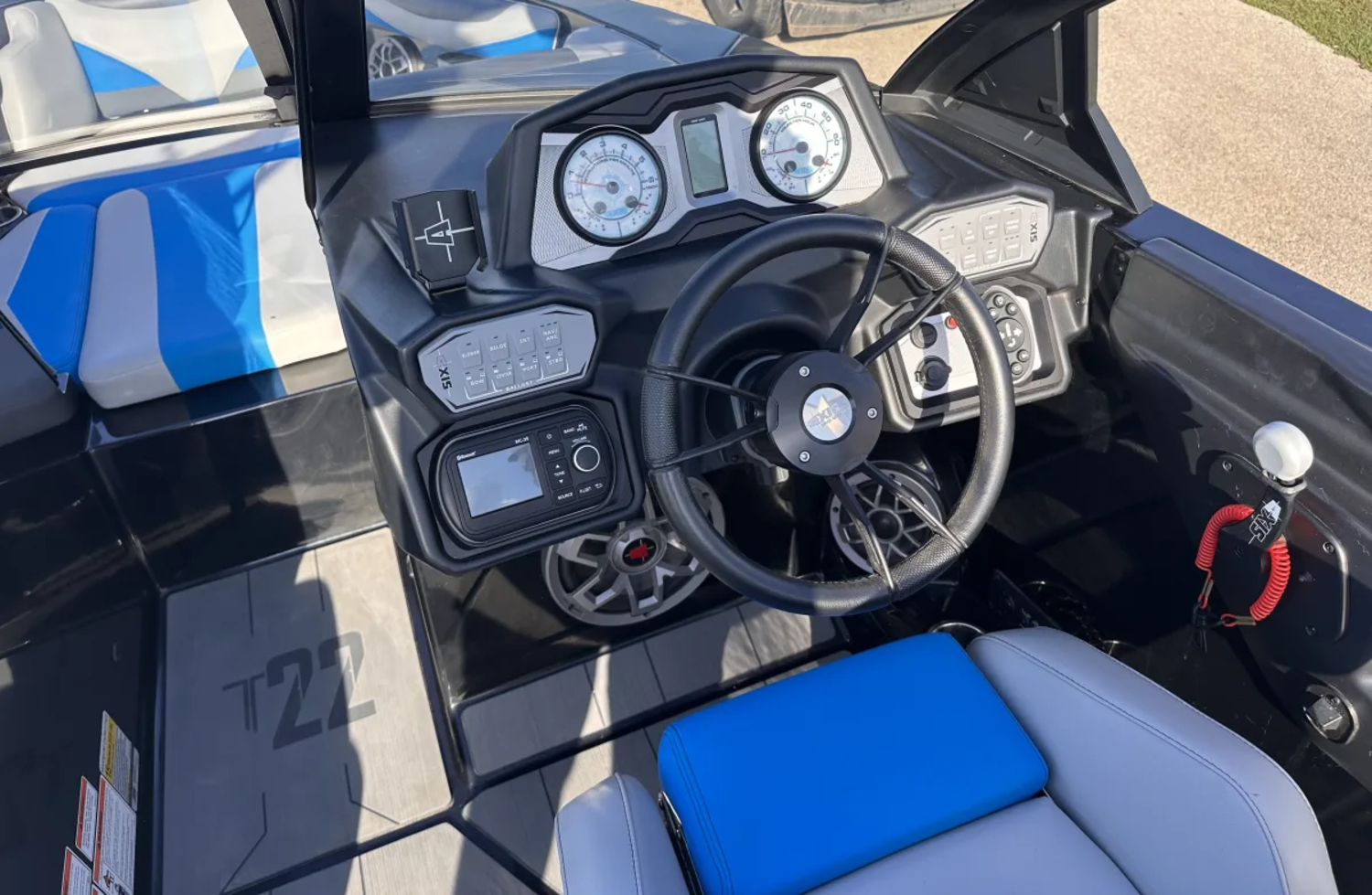2021 Axis Boats T22