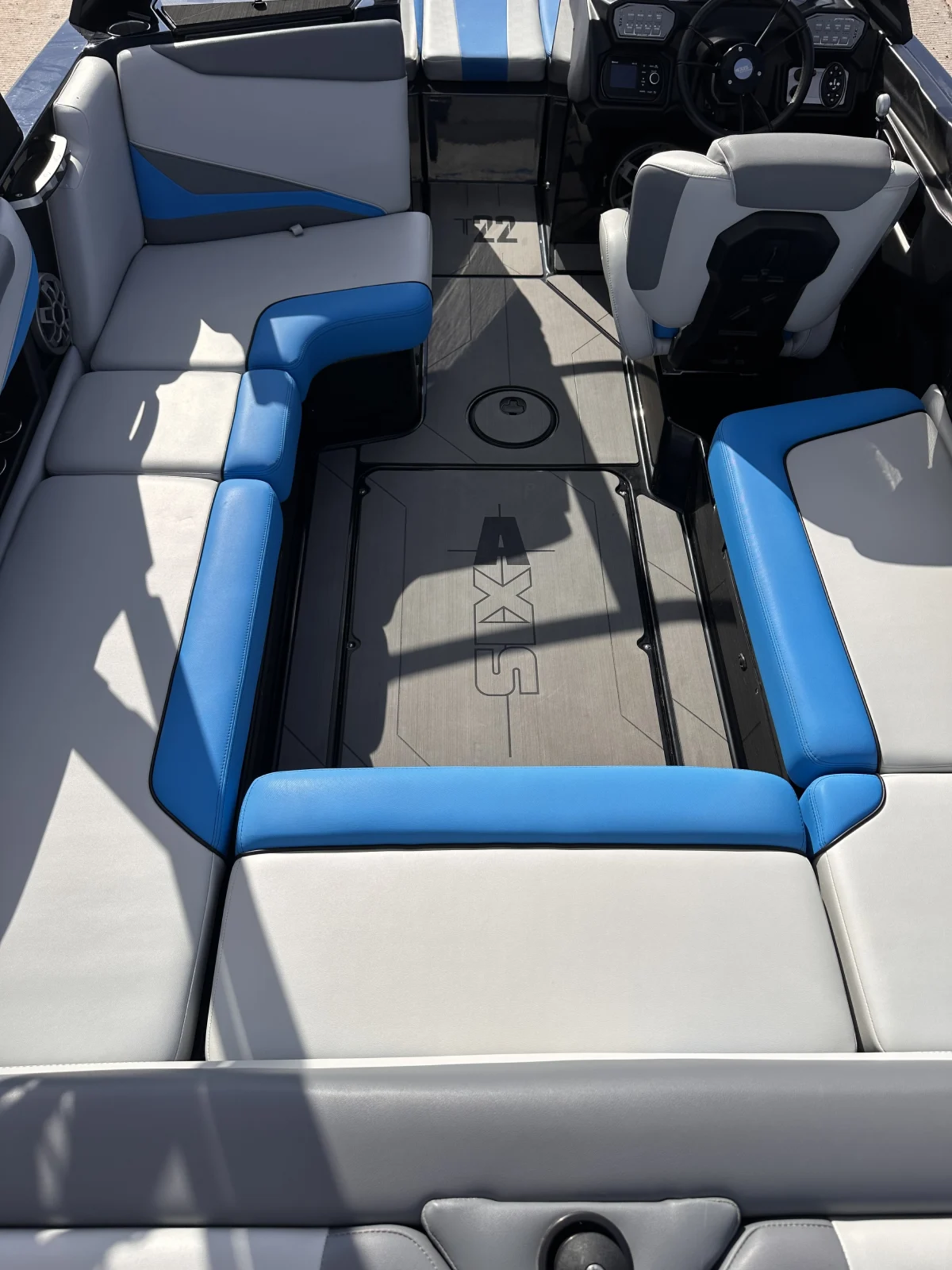 2021 Axis Boats T22