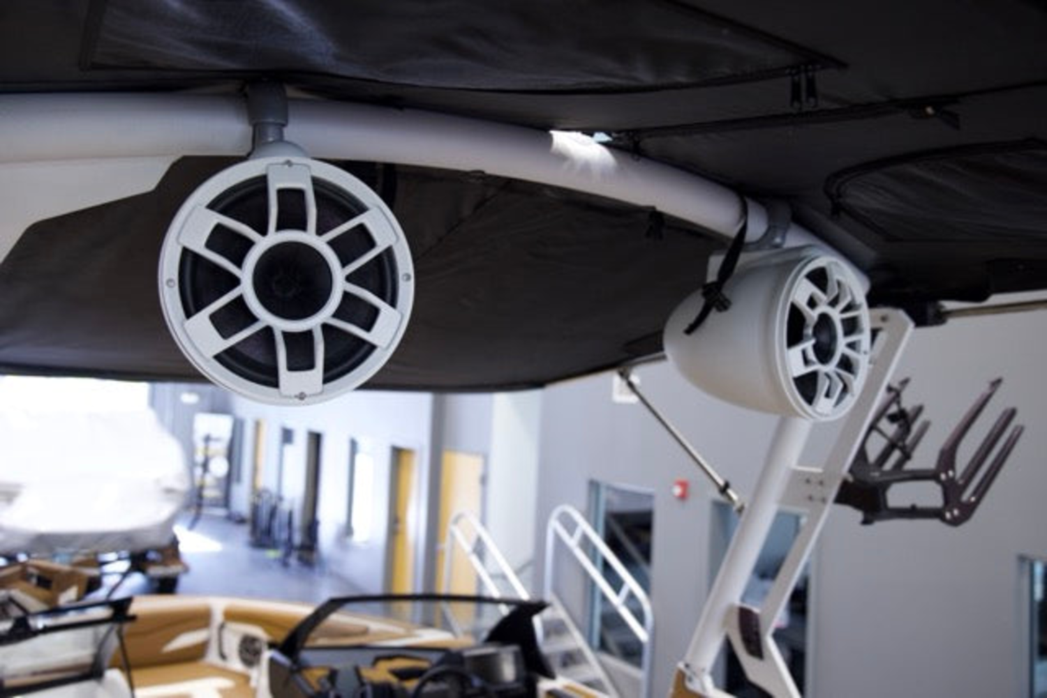 2023 Axis Wake Research T220