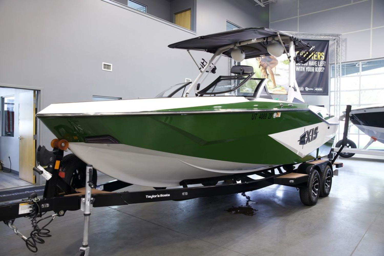 2023 Axis Wake Research T220