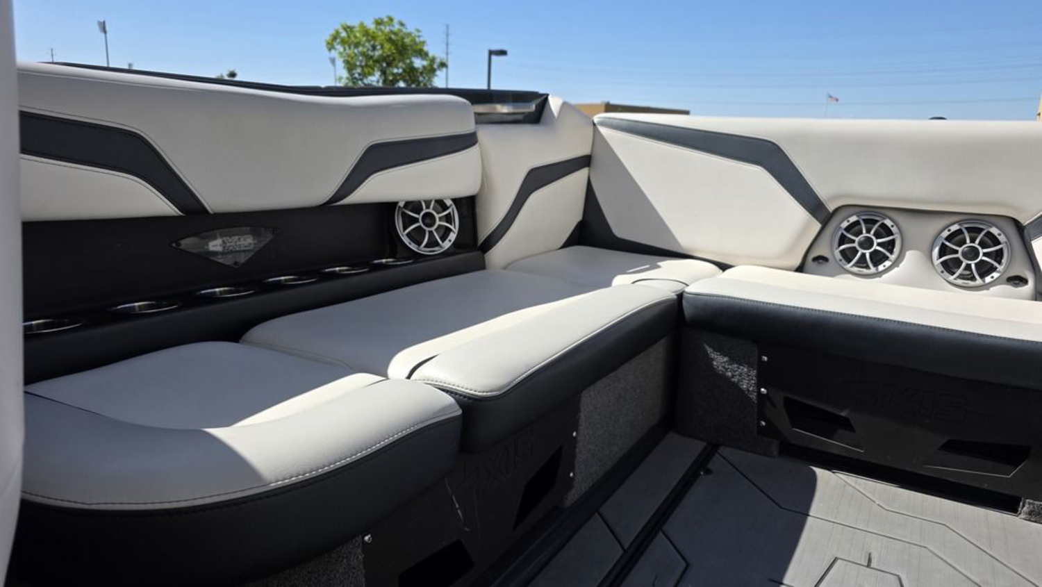 2018 Axis Wake Research T23