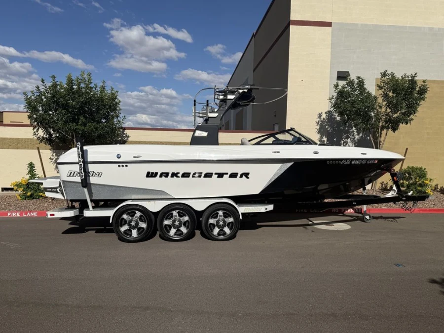 2016 Malibu Boats Wakesetter 25 LSV for sale in Gilbert, Arizona