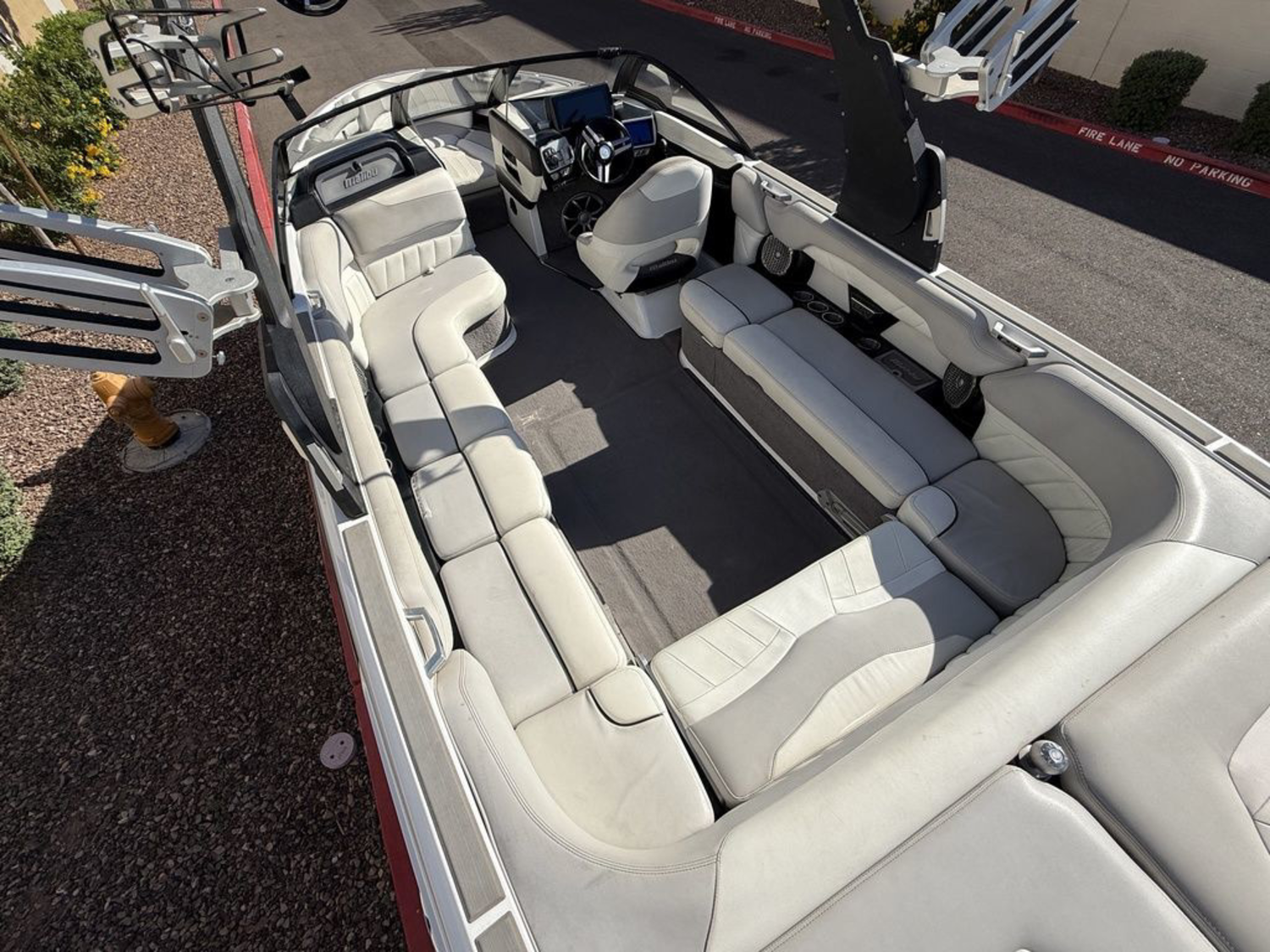 2016 Malibu Boats 25 LSV
