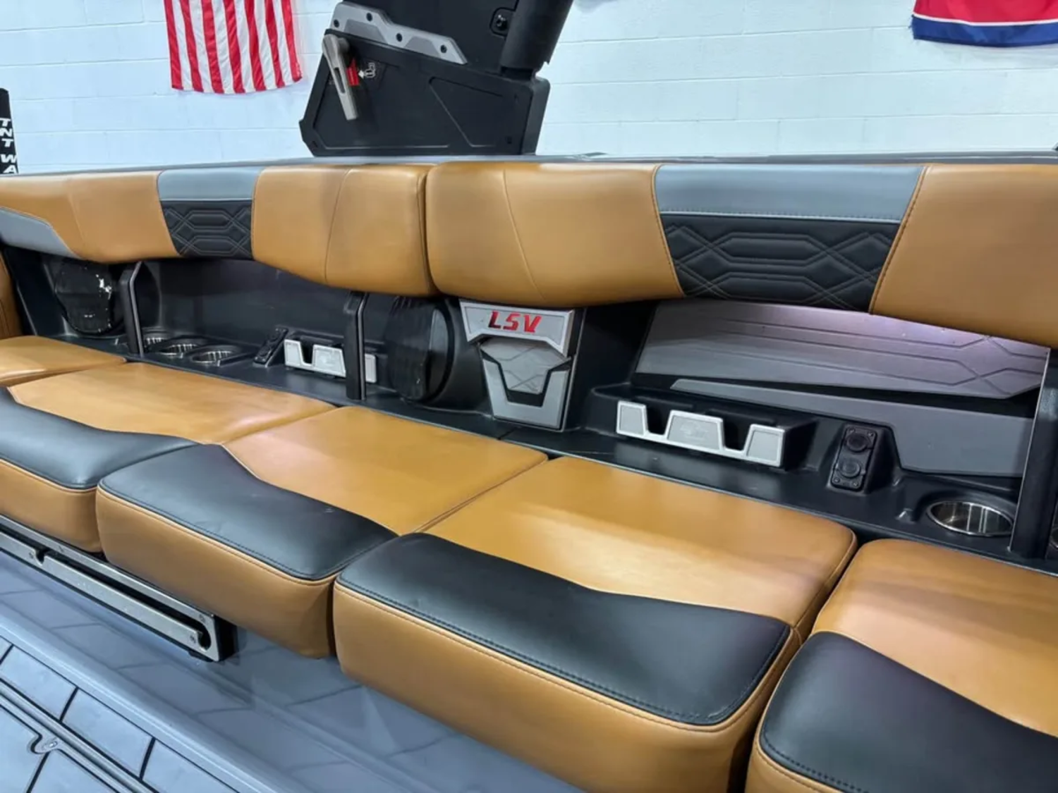 2022 Malibu Wakesetter 25 LSV only 85 hours with trailer