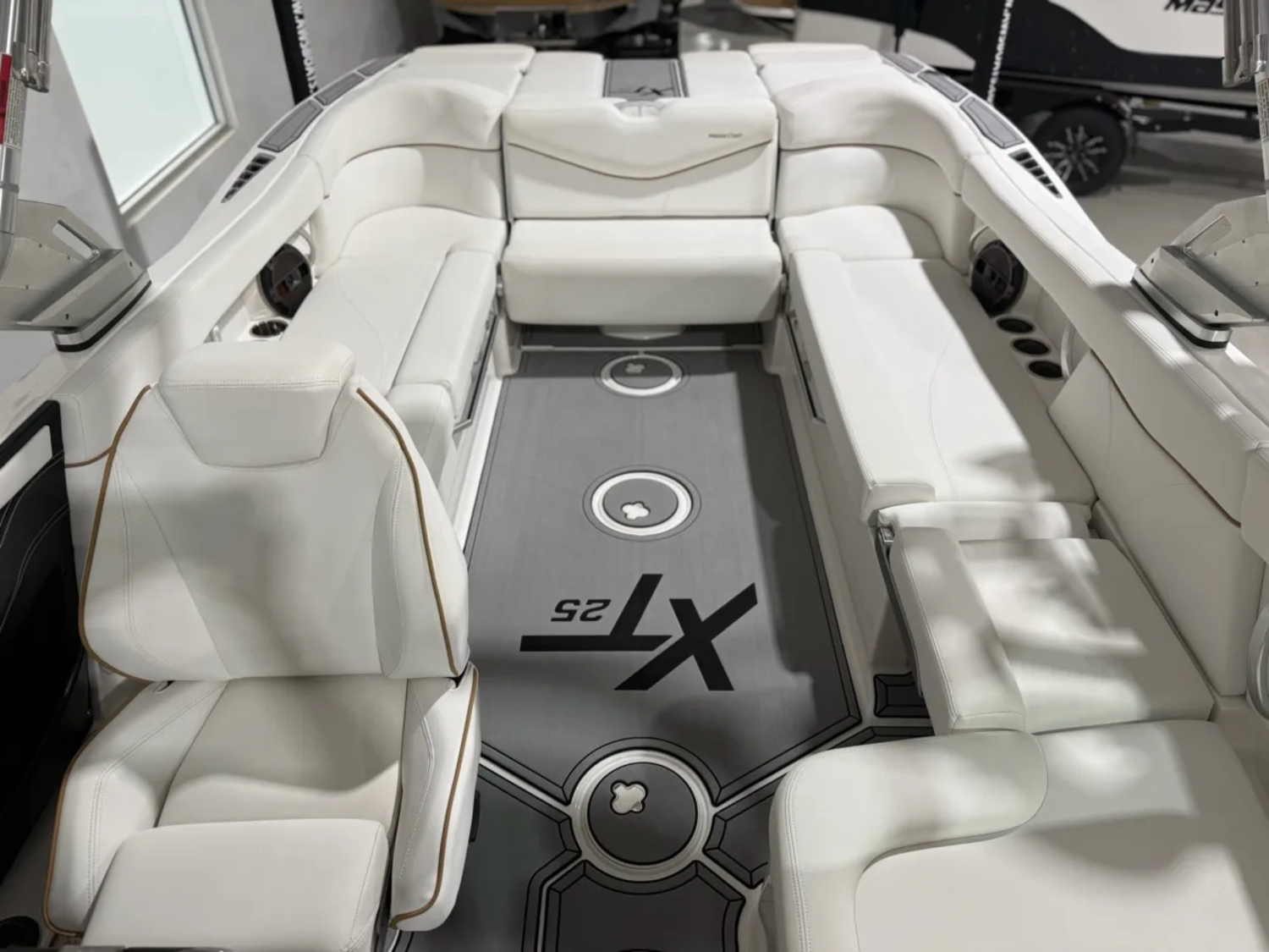 2019 MasterCraft XT25