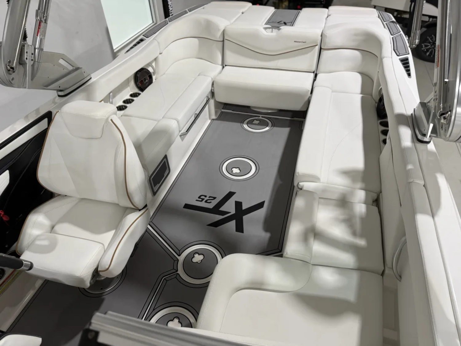 2019 MasterCraft XT25