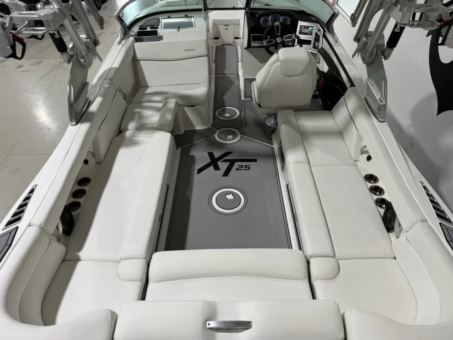 2019 Mastercraft Boats XT25 for sale in Lewisville, Texas