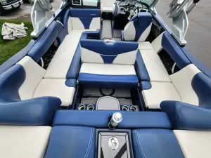 2016-mastercraft-x23-131104-image4.webp