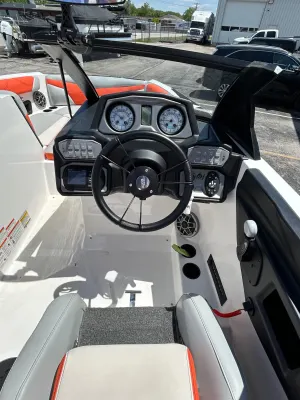 2020 Axis A22 Icon